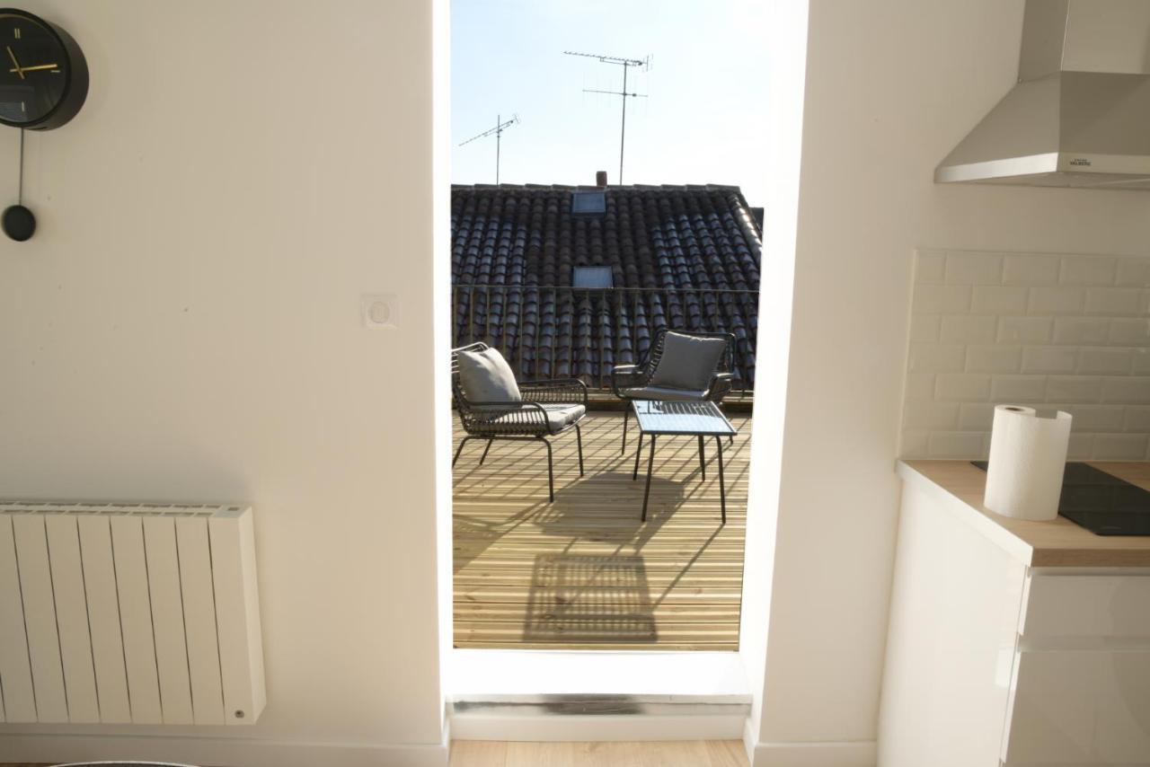 T2 de 55m2 avec toit terrasse, hyper centre, wifi, Netflix, draps, savons et serviettes fournis Cognac Extérieur photo